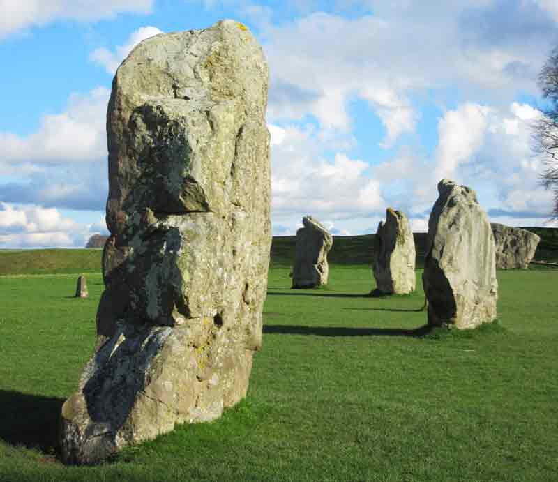 The standing stones forming an arc.