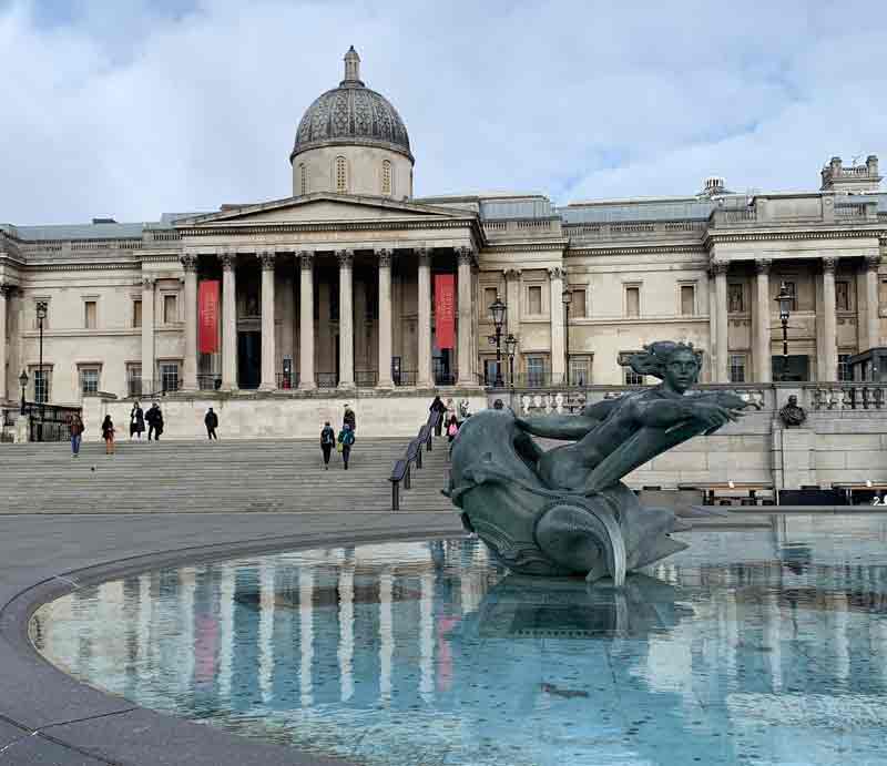 National Gallery and fountain.